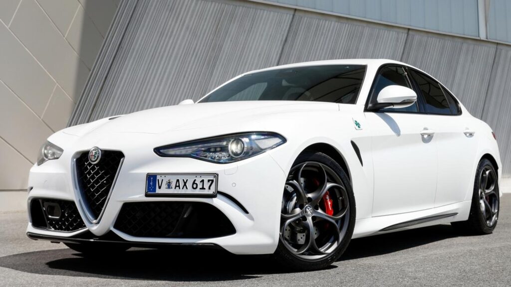 Alfa Romeo Giulia Quadrifoglio rear exterior design