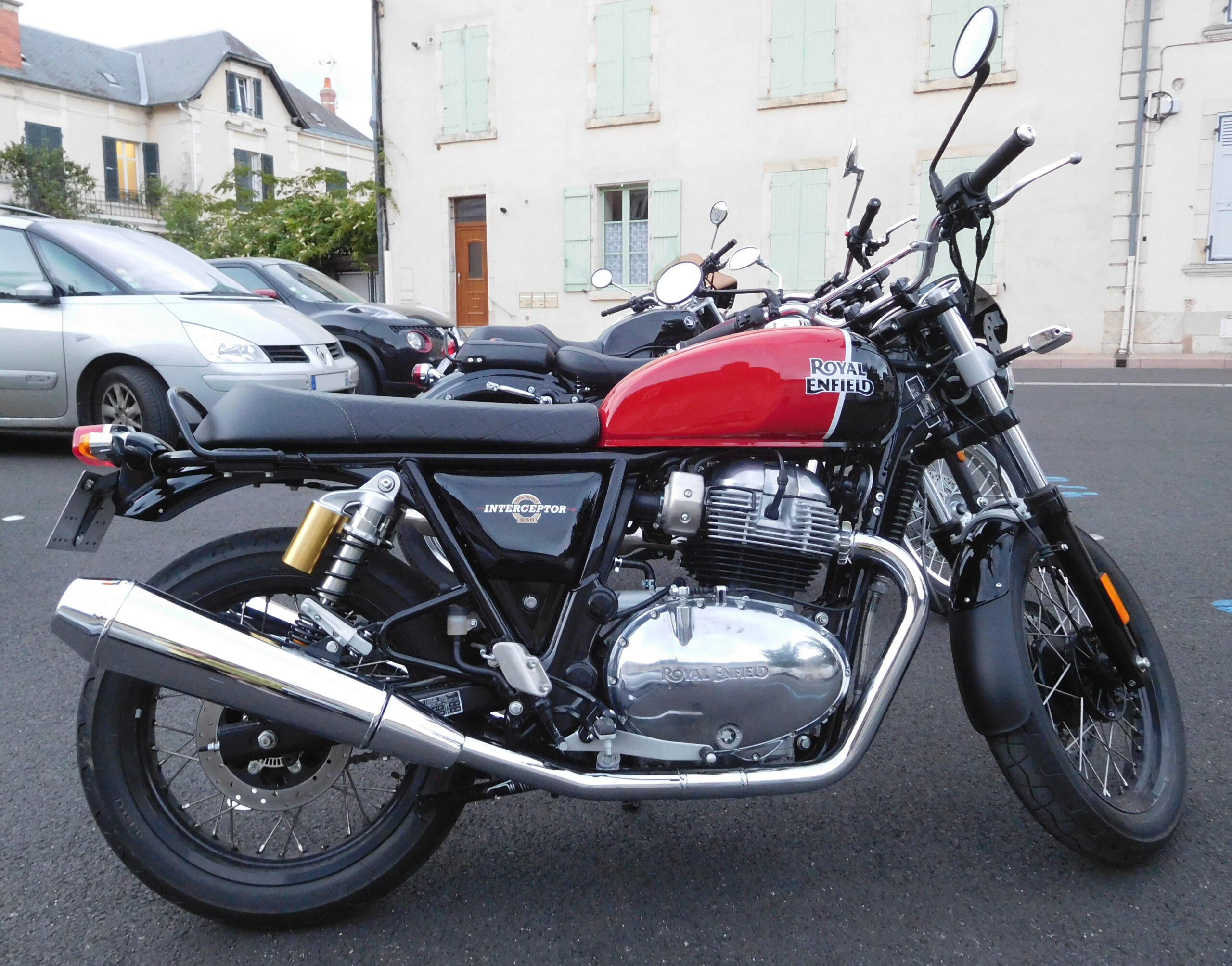 GT 650 Royal Enfield Red Rooster
